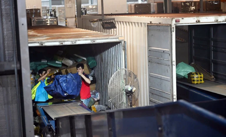 van-chuyen-17302523058891644134914